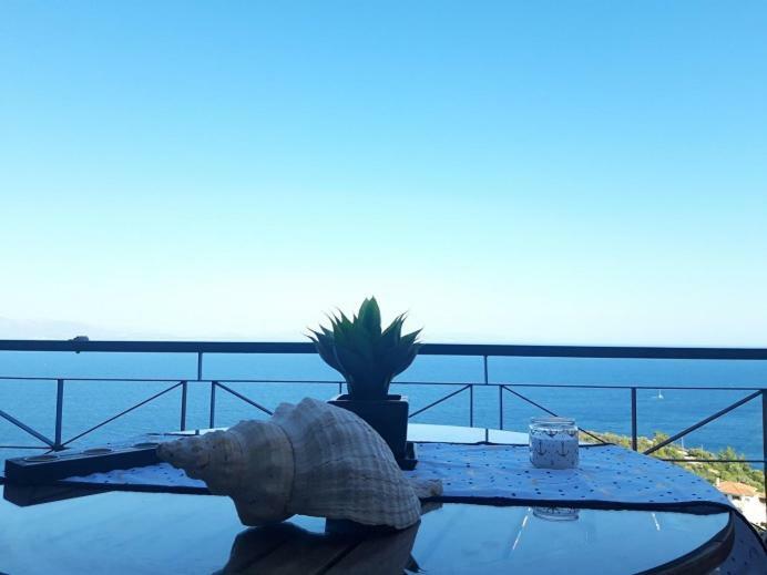 Sea And Sky Infinity Blue Apartment Gythio Bagian luar foto