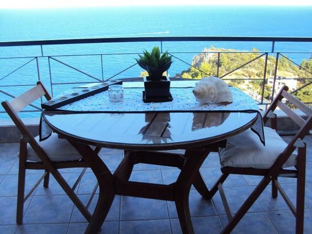 Sea And Sky Infinity Blue Apartment Gythio Bagian luar foto