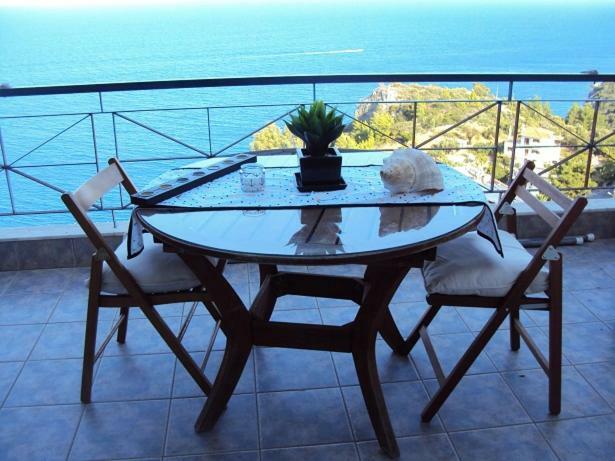 Sea And Sky Infinity Blue Apartment Gythio Bagian luar foto